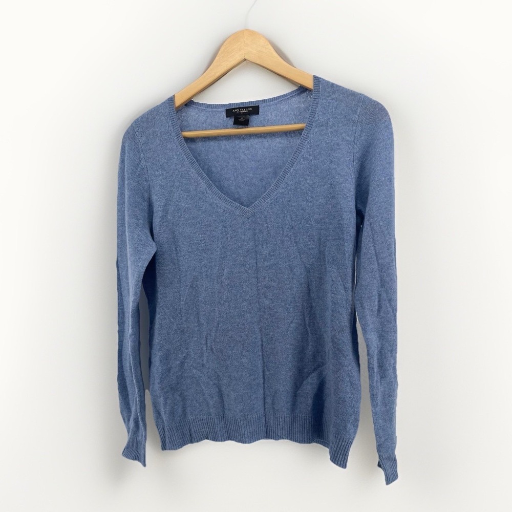 Ann Taylor‎ 100%Cashmere Sweater Women Medium Blue V Neck Lightweight Soft